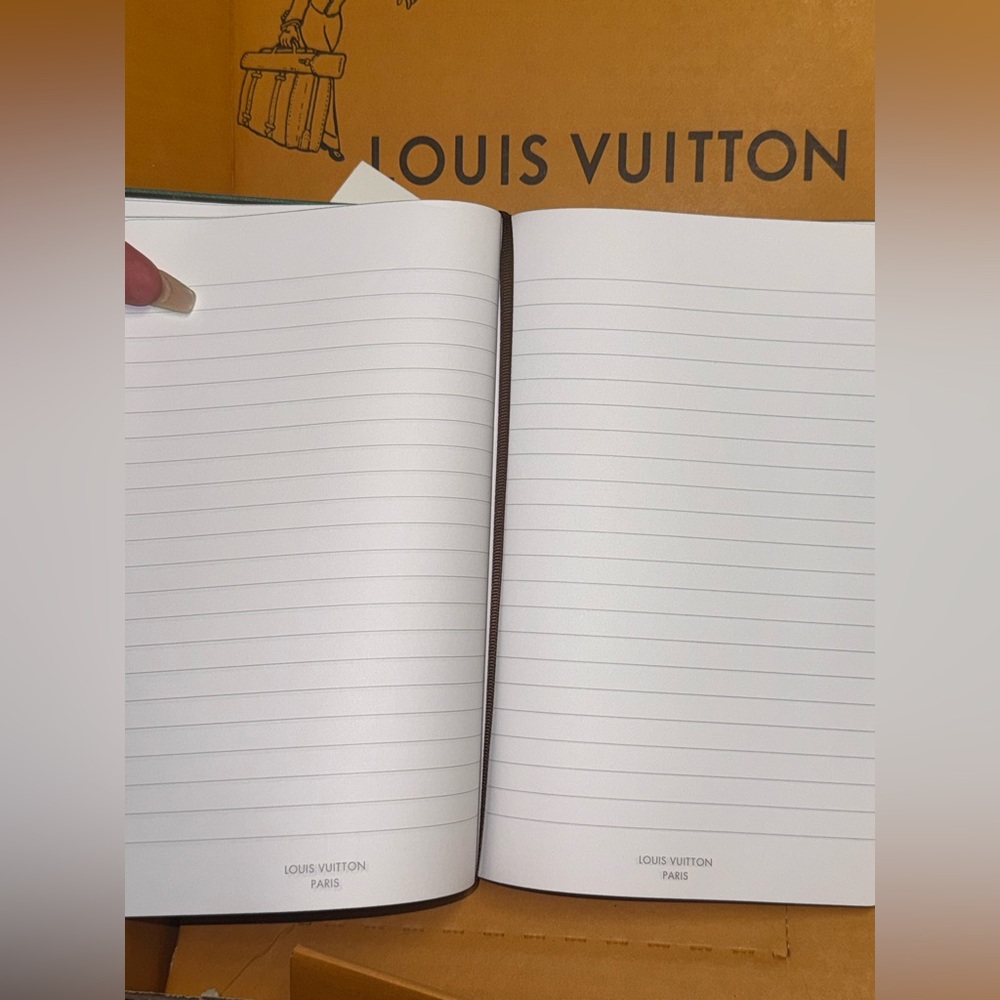 /traded/💯 Louis Vuitton Collector Jane Notebook MM "Come and Play with Me" - Picture 10 of 11